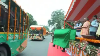 Photo of नोएडा में 100 इलेक्ट्रिक बसों का संचालन शुरू, 15 मिनट के अंतराल पर मिलेगी AC बस सेवा