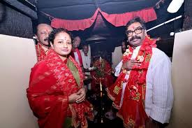 Photo of दिऊड़ी मंदिर पहुंचे मुख्यमंत्री हेमंत सोरेन, राज्य की सुख-समृद्धि और विकास की कामना की