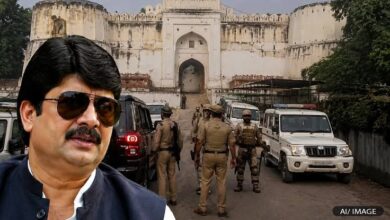 Photo of मोहर्रम से पहले कुंडा में हाई अलर्ट: राजा भैया के पिता उदय प्रताप सिंह समेत 13 लोग 41 घंटे के लिए नजरबंद