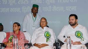 Photo of बिहार में सुरक्षा कटौती पर सियासी बवाल: लालू-राबड़ी के बाद तेजस्वी ने भी लौटाई Y+ सुरक्षा, RJD ने सरकार पर साधा निशाना
