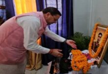 Photo of शहीद लेफ्टिनेंट बीरेश्वर गोस्वामी के घर पहुंचे सीएम धामी, कहा- अल्मोड़ा में बनेगा स्मृति द्वार