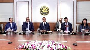 Photo of RBI का बड़ा फैसला: रेपो रेट 5.25% पर बरकरार, लोन की EMI में नहीं होगा कोई बदलाव