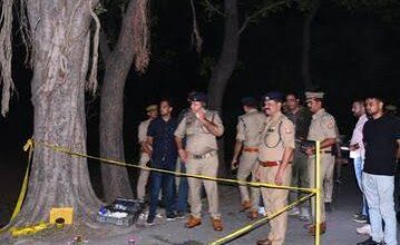 Photo of बहराइच में पुलिस-मुठभेड़: 25 हजार का इनामी हिस्ट्रीशीटर असलम पैर में गोली लगने से गिरफ्तार, दो साथी फरार