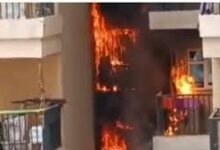 Photo of नोएडा की पॉश सोसाइटी में भीषण आग, 12वीं मंजिल के फ्लैट में उठीं ऊंची लपटें, PG में भी आग लगने से हड़कंप