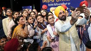 Photo of पंजाब बोर्ड में बदलेगा टॉपर रैंकिंग का नियम, समान अंक पाने वाले सभी विद्यार्थियों को मिलेगी एक जैसी रैंक