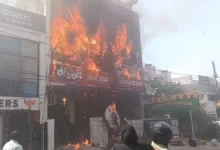 Photo of लखनऊ कोचिंग सेंटर अग्निकांड: मृतकों की संख्या बढ़कर हुई 14, CM योगी ने रद्द किए सभी दौरे