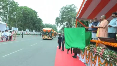 Photo of जेवर एयरपोर्ट कनेक्टिविटी को नई उड़ान: सीएम योगी ने 45 इलेक्ट्रिक बसों को दिखाई हरी झंडी