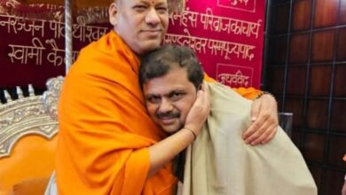 Photo of कलयुग में त्रेतायुग का तप: 22 घंटे एक आसन पर बैठकर करते हैं शिव आराधना, हरिद्वार में गूंज रहा स्वामी कैलाशानंद गिरी का महा-रुद्राभिषेक : शान्तनु शुक्ला