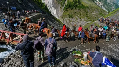 Photo of 6 दिन बाद फिर शुरू हुई माता वैष्णो देवी और अमरनाथ यात्रा, श्रद्धालुओं में खुशी