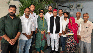 Photo of मेरठ दलित छात्रा हत्याकांड: पीड़ित परिवार से मिले अखिलेश यादव, बोले- हर हाल में मिले न्याय
