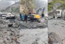 Photo of जम्मू-कश्मीर में मूसलाधार बारिश से तबाही, किश्तवाड़ में पावर प्रोजेक्ट के पास बड़ा भूस्खलन, डोडा–किश्तवाड़ मार्ग बंद