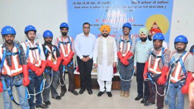Photo of पंजाब सरकार का बड़ा फैसला: बिजली कर्मचारियों को मिली 10,500 सुरक्षा टूल किट, 12.60 करोड़ रुपये की योजना शुरू