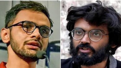 Photo of बेंगलुरु में NEET पेपर लीक प्रदर्शन के दौरान उमर खालिद-शरजील इमाम के समर्थन वाले पोस्टर पर विवाद, पुलिस ने दर्ज किया केस