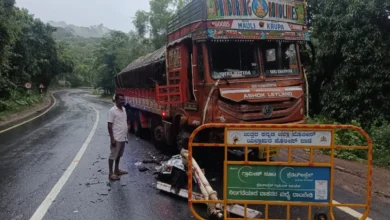 Photo of कर्नाटक में भीषण सड़क हादसा: ट्रक-क्रूजर की आमने-सामने टक्कर में 6 की मौत, 3 गंभीर घायल