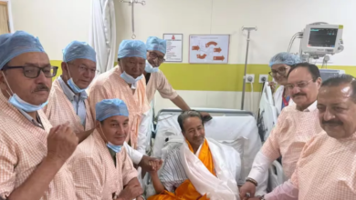 Photo of 26 दिन बाद खत्म हुआ सोनम वांगचुक का अनशन, बोले- देशहित में लिया फैसला; पीएम मोदी ने की स्वस्थ होने की कामना