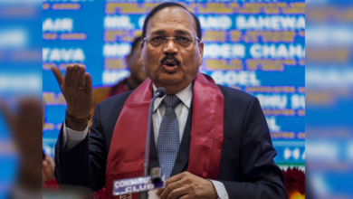 Photo of 16 मेट्रो स्टेशन बंद करने पर सुप्रीम कोर्ट सख्त, CJI सूर्यकांत बोले- दोपहर तक समाधान नहीं हुआ तो करेंगे हस्तक्षेप