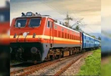 Photo of ट्रेन लेट हुई तो छूटने वाली थी परीक्षा, DRM ने खोला स्पेशल कोच का दरवाजा, 40 से अधिक छात्रों को समय पर पहुंचाया