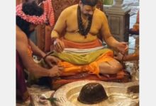 Photo of दर्द सहकर भी नहीं टूटा संकल्प, अनवरत जारी है स्वामी कैलाशानंद गिरि का शिव पूजन