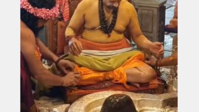 Photo of दर्द सहकर भी नहीं टूटा संकल्प, अनवरत जारी है स्वामी कैलाशानंद गिरि का शिव पूजन