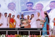 Photo of देवरिया में सीएम योगी के बड़े ऐलान: 2 करोड़ युवाओं को टैबलेट, 1 लाख नौकरियों का दावा 45 हजार होमगार्ड और 36 हजार पुलिसकर्मियों की होगी भर्ती