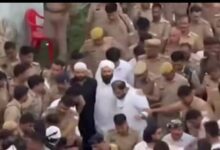 Photo of अतीक के बेटे अबान को पिता की कब्र के पास किया गया सुपुर्द-ए-खाक, एक-दूसरे से लिपटकर रोए उमर, अली और एहजम