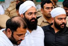 Photo of अतीक के बेटे उमर के काफिले पर टोल प्लाजा में हंगामे का आरोप, 28 गाड़ियों ने बिना टोल दिए बैरियर तोड़ा, केस दर्ज