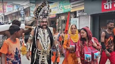 Photo of सावन में अनोखी कांवड़ यात्रा: रावण के वेश में शिवभक्त बना आकर्षण का केंद्र, हरिद्वार से दिल्ली तक पैदल यात्रा