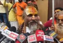 Photo of अयोध्या में संतों की प्रस्तावित बैठक को लेकर विवाद, पुलिस पर रोक लगाने और नजरबंद करने के आरोप