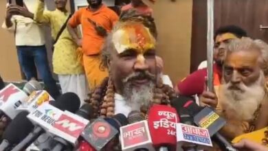 Photo of अयोध्या में संतों की प्रस्तावित बैठक को लेकर विवाद, पुलिस पर रोक लगाने और नजरबंद करने के आरोप