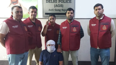 Photo of दिल्ली-NCR में नकली और गैर-अनुमोदित कैंसर दवाओं का नेटवर्क पकड़ा, MBBS डॉक्टर गिरफ्तार