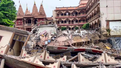 Photo of प्रयागराज: स्वामीनारायण मंदिर परिसर का तीन मंजिला हिस्सा गहरे गड्ढे में समाया, भारी बारिश से कमजोर हुई नींव