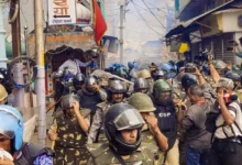 Photo of उज्जैन में शाही मस्जिद के हिस्से को हटाने पर बवाल, पथराव के बाद पुलिस का लाठीचार्ज, 10 हिरासत में
