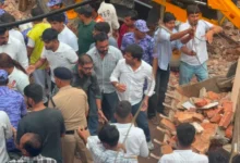Photo of सत्य निकेतन हादसे के बाद MCD का बड़ा एक्शन, बगल की जर्जर बिल्डिंग खाली कराने का नोटिस, 3 दिन में गिराने का आदेश