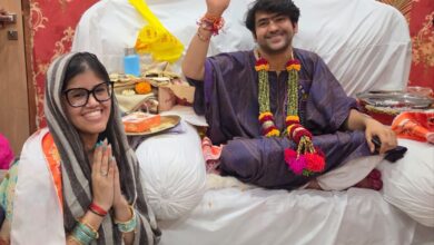 Photo of बागेश्वर धाम सरकार के आशीर्वाद से मिली ‘हनुमान अंश’ को सफलता, धन्यवाद देने संत की शरण में पहुंचीं अनुप्रिया नागर