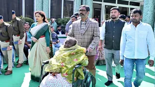 Photo of हेमंत सोरेन की मां रूपी सोरेन की तबीयत बिगड़ी, अस्पताल में भर्ती; CM ने रद्द किए सभी कार्यक्रम