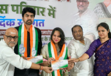 Photo of अजय राय की मौजूदगी में कांग्रेस में शामिल हुए पूर्व आईएएस डॉ. राकेश वर्मा और एक्ट्रेस ज़ारा खान