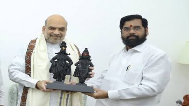 Photo of मुंबई में अमित शाह और एकनाथ शिंदे की मुलाकात, एक ही कार से पहुंचे एशियाटिक सोसाइटी कार्यक्रम