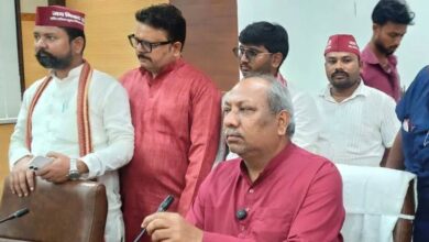 Photo of ‘जीतने पर आयोग की पीठ थपथपाते हैं, हारने पर लगाते हैं आरोप’, संजय निषाद का अखिलेश पर हमला