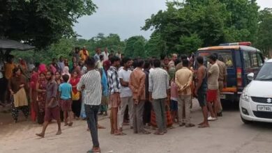 Photo of कानपुर में युवक की बेरहमी से हत्या, सड़क किनारे मिला सिर कटा शव; 12 फीट दूर गड्ढे में मिला सिर