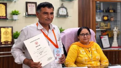 Photo of 59 की उम्र में पूरा हुआ 27 साल पुराना सपना, 6 बार TGT और 4 बार PGT पास करने वाले विजय बने सरकारी टीचर