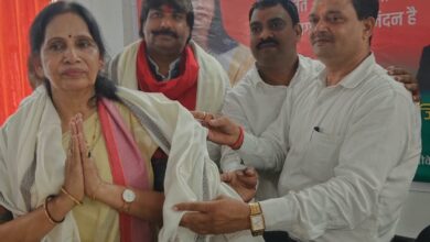 Photo of बीकेटी तहसील में अधिवक्ता समागम का भव्य आयोजन, एमएलसी प्रत्याशी कांति सिंह का हुआ सम्मान