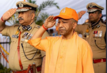 Photo of पुलिस स्मृति दिवस पर सीएम योगी ने शहीद जवानों को दी श्रद्धांजलि, परिजनों से मिलकर जाना हाल