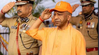 Photo of पुलिस स्मृति दिवस पर सीएम योगी ने शहीद जवानों को दी श्रद्धांजलि, परिजनों से मिलकर जाना हाल