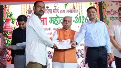 Photo of योगी सरकार की पहल से सरकारी अस्पतालों में बढ़ेगी यूपी के बुनकरों के उत्पादों की पहुंच